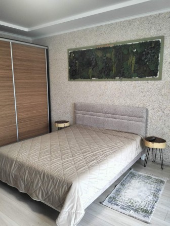 Здається в оренду 2х.кв+ кухня-студія в будинку приватного типу з закр - фото 1