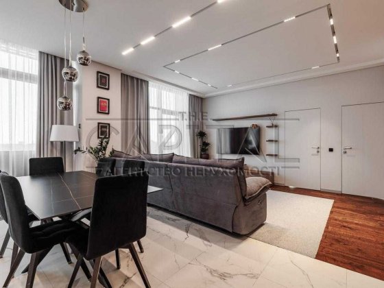 Актуальна! Нова ! Шикарна 3 кімнатна з 1 спальнею та кабінетом !VIP