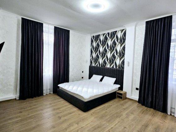 Здам 3-х кімнатну квартиру,  90м2, автономне опалення,  окремий вхід ! Кропивницкий