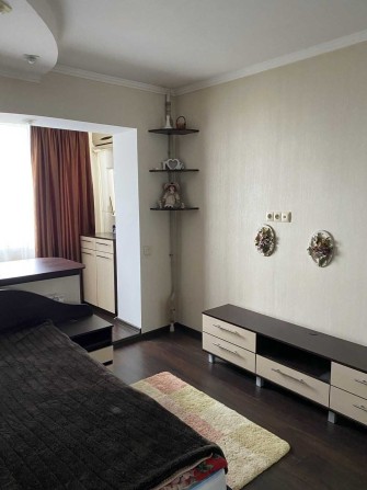 Оренда 1-кімнатної квартири з видом на Дніпро та парк - фото 1