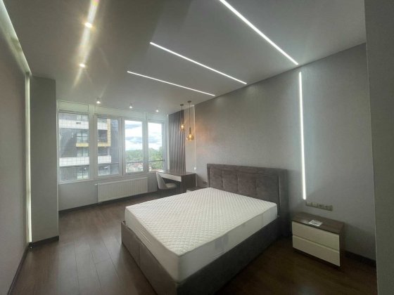 Дизайнерська 2-кімнатна + кухня-студія, 80 м², Кульпарківська Львов