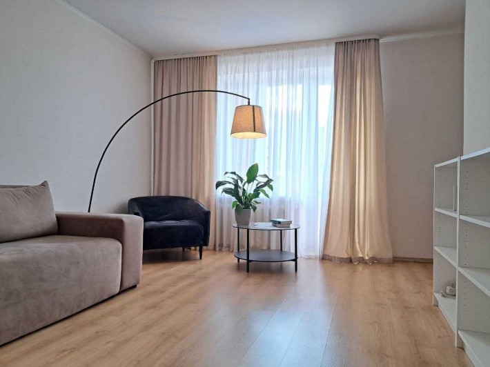 Волинська 10, 4 поверх, генератор. Сучасний ремонт 73кв.м - фото 1