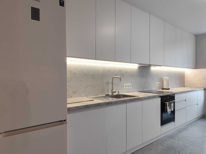 Стильна 2-кім. квартира з дизайнерським ремонтом  “Мистецькі ворота” - фото 1