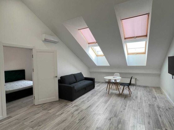 Оренда мансардної 1-кім квартири з терасою 54 м2 в ЖК Комфорт Таун Київ