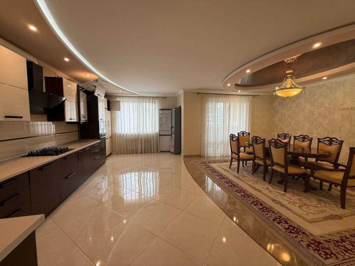 Оренда дворівневої квартири з власним гаражем по вул. Героїв Крут - фото 1