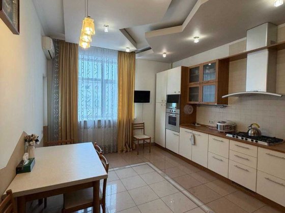 Оренда квартири на вул. Мечникова Львів