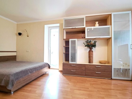 Сдам 1-комн. кв-ра на пр. А Поля ( быв. пр  Кирова ( низ), 5/9 эт. Дніпро