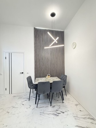 Вул. С. Бандери Перша здача! Квартира вільна. - фото 1