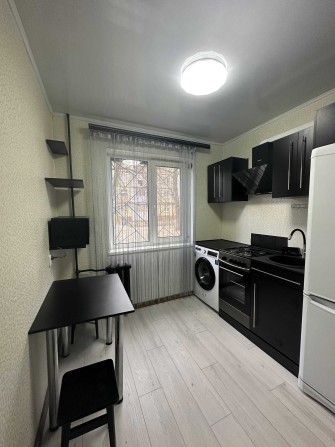 Здам 1к квартиру 1поверх, світло не вимикають - фото 1