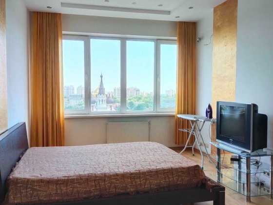 СВОЯ! Сдам на 3 мес.в хорошем НОВОСТРОЕ, Центр, евроремонт, вид моря. Одеса