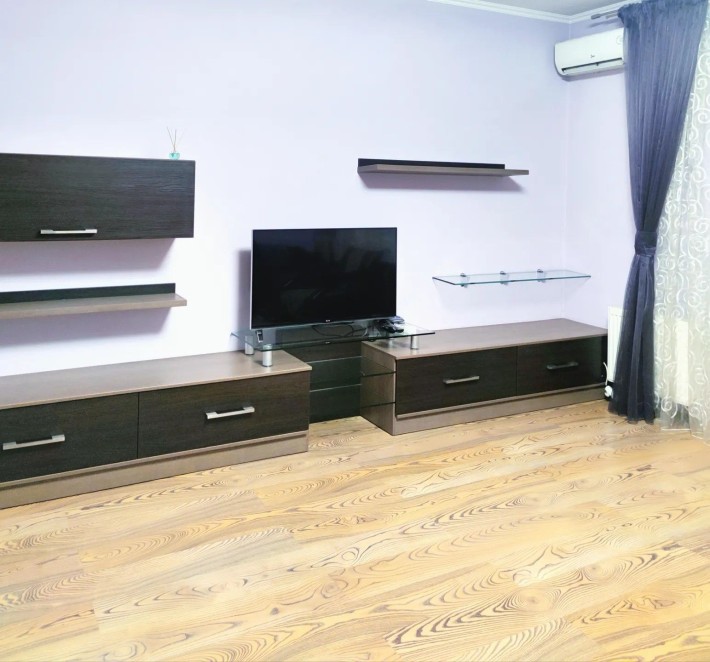 Оренда 1 кімнаї квартири Рівьера . - фото 1