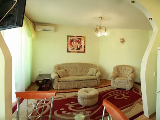 Своя 2 к студія на Соборній Николаев