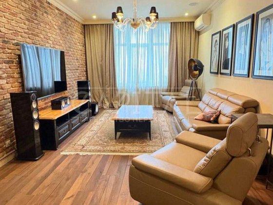 В оренду трикімнатна квартира 107 м2 в ЖК«Новопечерські Липки». Київ