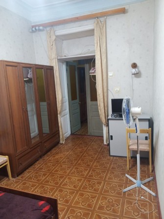 Сдам 3 х комн.кв. в центре  города у моря. - фото 1