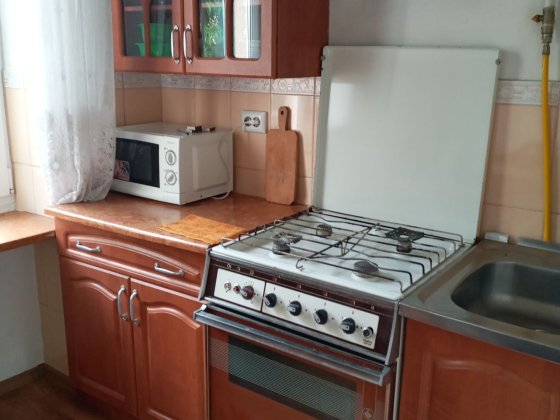 Оренда хорошої 2 кім.квартири район цирку.