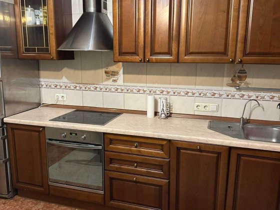 Здається велика 2-к квартира, м.Позняки, вул.Гмирі Киев