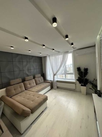 Оренда 2-к квартири в ЖК на вул. Урлівська - фото 1