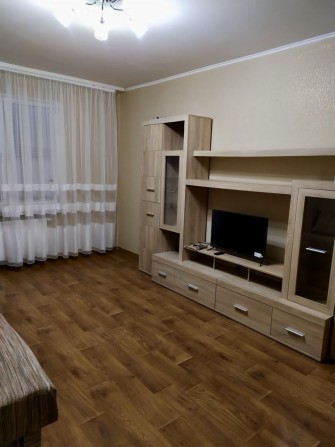 Здам у оренду 1-кім кв по вул. Сергія Данченка 5, Виноградар - фото 1