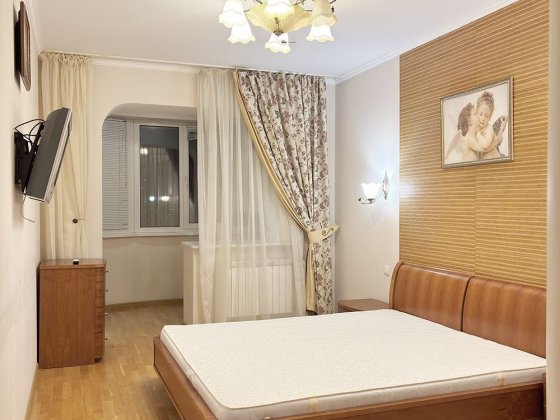 Оренда квартири Позняки,  євродвушка (окрема спальна) ванна, душ.каб