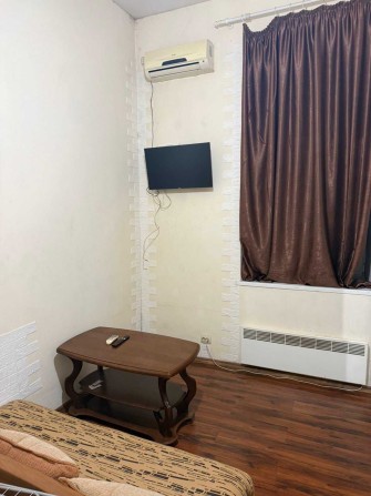 Сдам в центре 1 комн. квартиру, современную - фото 1