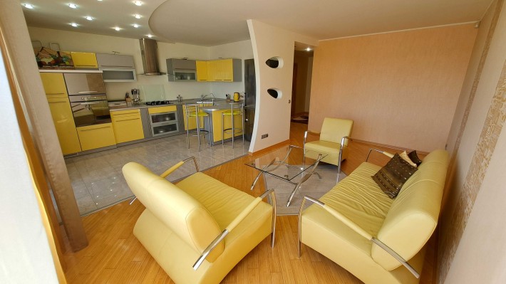 Оренда кв-ри 2кімн + кухня-студія вул. Лазаренка Франківський р-н - фото 1