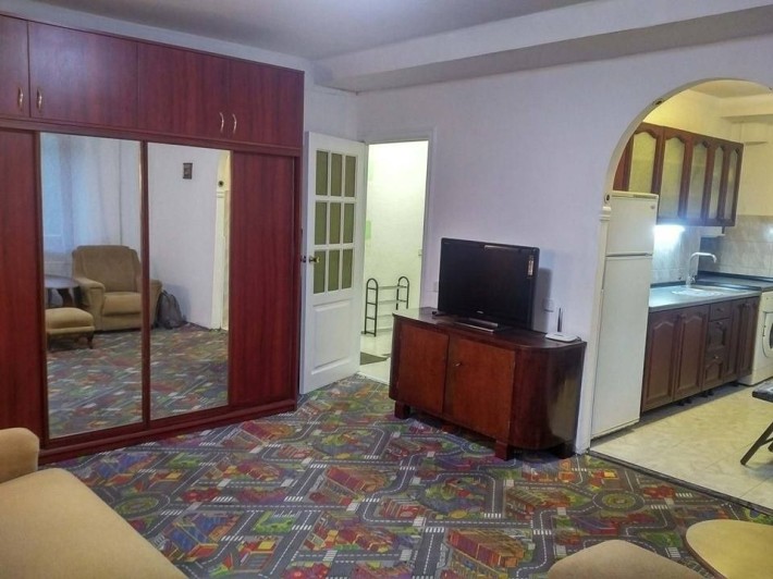 Трьохкімнатна квартира на пр Берестейськом ,метро.  Политех - фото 1