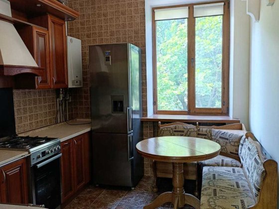 СДАМ  3-ком.  ул. Леонтовича/ М. Арнаутская  с газовым  котлом ! Одеса