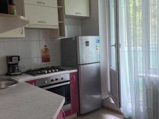 Сдам свою 1к кв двухбалконка центр, хозяйка Харків