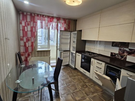 Оренда квартири метро Захисників України Харків