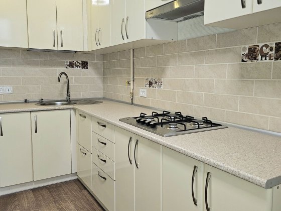 Сдаётся 2 к. кв. центр м. Площадь Конституции 76 м² Харків