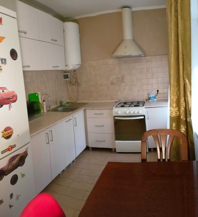 Сдам 2-х комнатную квартиру с ремонтом, мебелью .Проспект Поля 50а. - фото 1