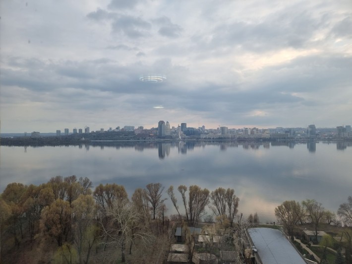 Однокімнатна квартира з НЕЙМОВІРНИМ ВИДОМ на Дніпр - фото 1