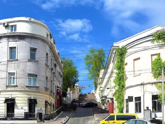 ЦЕНТР - БЕЗПЕЧНА квартира з власним укриттям Одеса