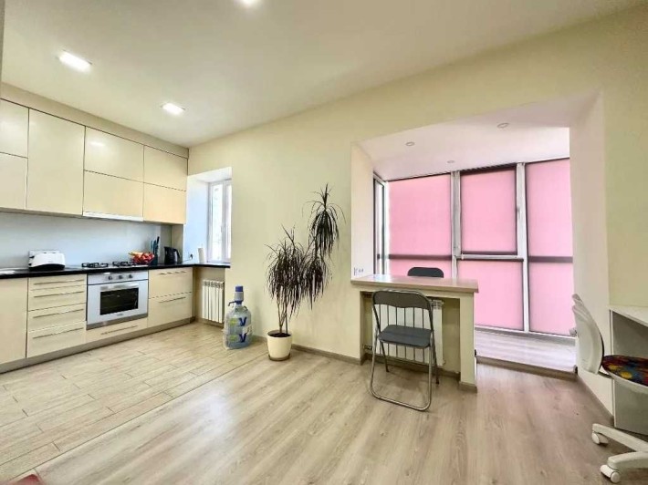 Сдам 2к новую квартиру  в центре,вул. Володимира Великого 14 - фото 1