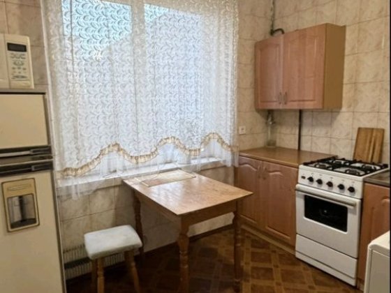 Сдам 1 кв м.Защитников Украины,м.Спортивная ул.Тарасовская 17 Харків