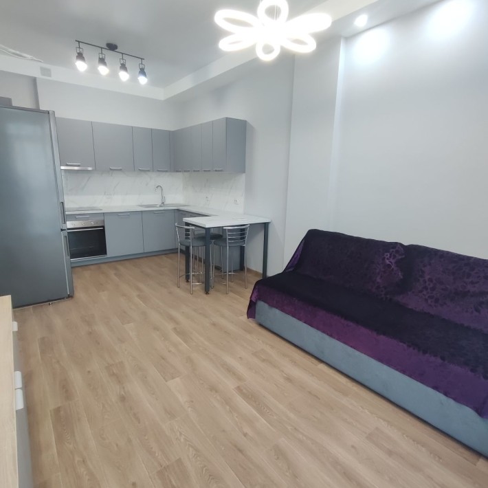 Сдам 2-комнатную квартиру в центре, ЖК Женева, новострой, первая сдача - фото 1