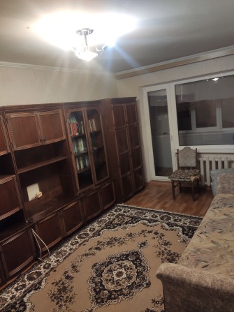 Небесної сотні 77 квартира 37кввадоатниз метра - фото 1