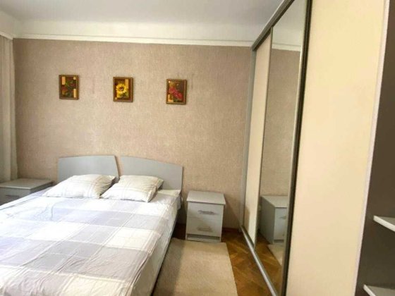 Оренда 4 кімнатної квартири по вулиці Одеська Ближній Центр
