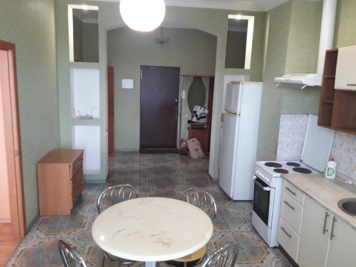 Сдам 2х комнатную в ЦЕНТРЕ города Александровский проспект - фото 1