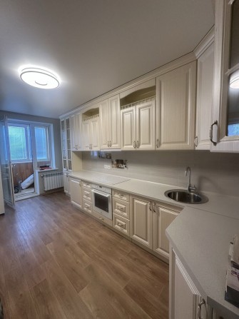 Сдам впервые 2х комн квартиру в новострое м. Дворец Спорта - фото 1