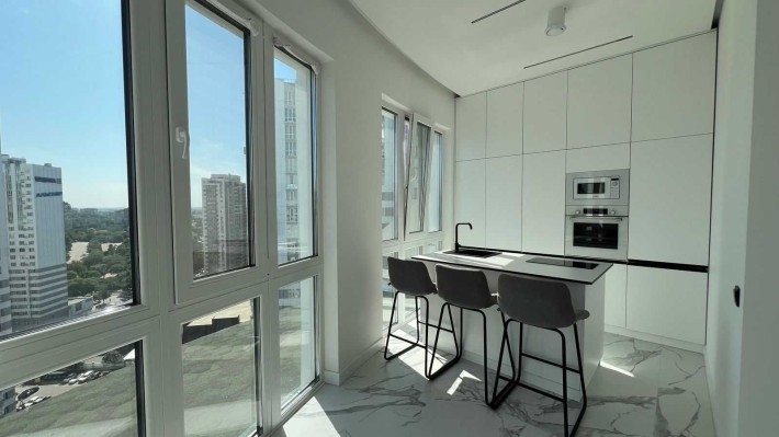 С ЛЕТОМ! Аренда стильной квартиры в ЖК Одиссей, без поднятия цены! - фото 1