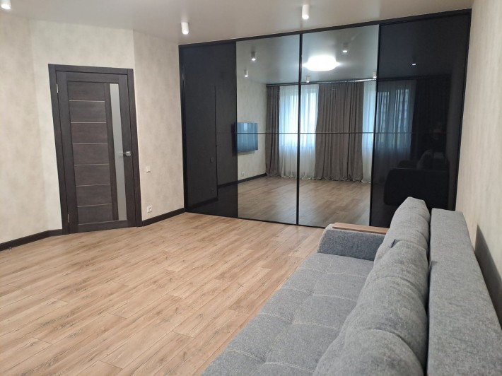 Актуально‼️Сдам шикарную 1 к кв 4/8 ЖК Ньютона, дом с газом - фото 1