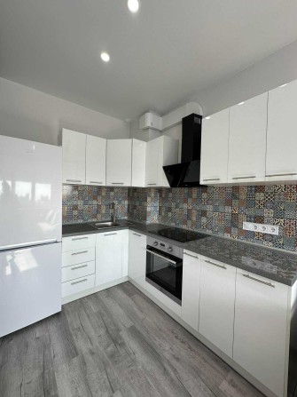 Сдам 1 комнатную  квартиру в ЖК Приморские Сады - фото 1