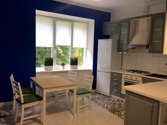 Оренда , 2 кім квартири, 700 $+ ком , р-н Польського Консульства Львів