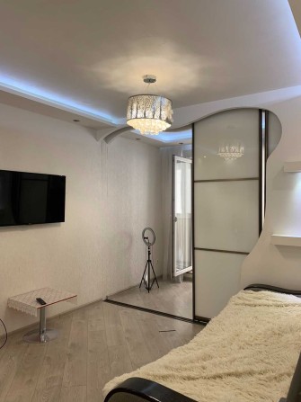 Сдам евродвушку на Сахарова. - фото 1