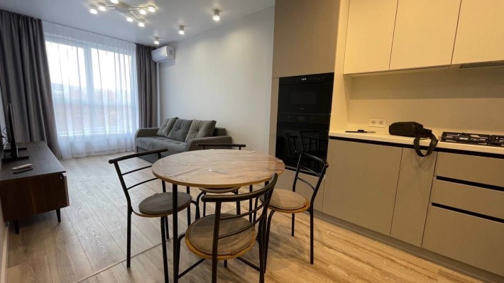 Оренда  квартири в новобудові  1кім. + кухня-вітальня вул. Мікльоша - фото 1