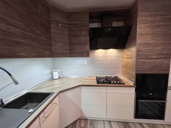 Затишок та комфорт у сімейній 3-к квартирі у Петрівському кварталі - фото 1