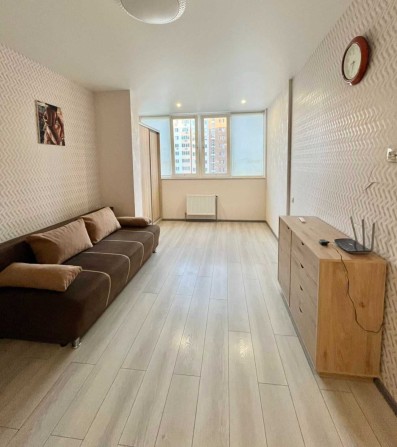 Сдам квартиру студию на Сахарова/ Бочарова. - фото 1