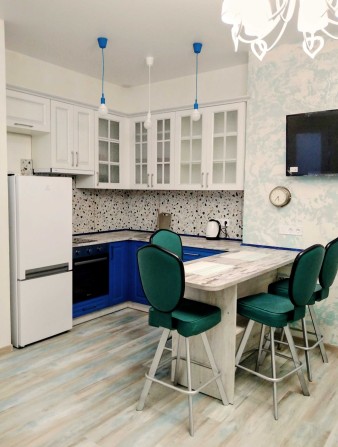 Сдам 2х-комнт. в ЖК Маринист с балконом, 2эт. Маячный пер. - фото 1