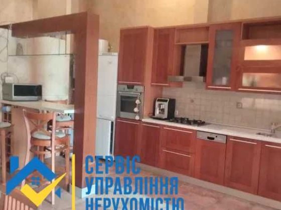 Сдам большую  300м. квартиру в центре Харків